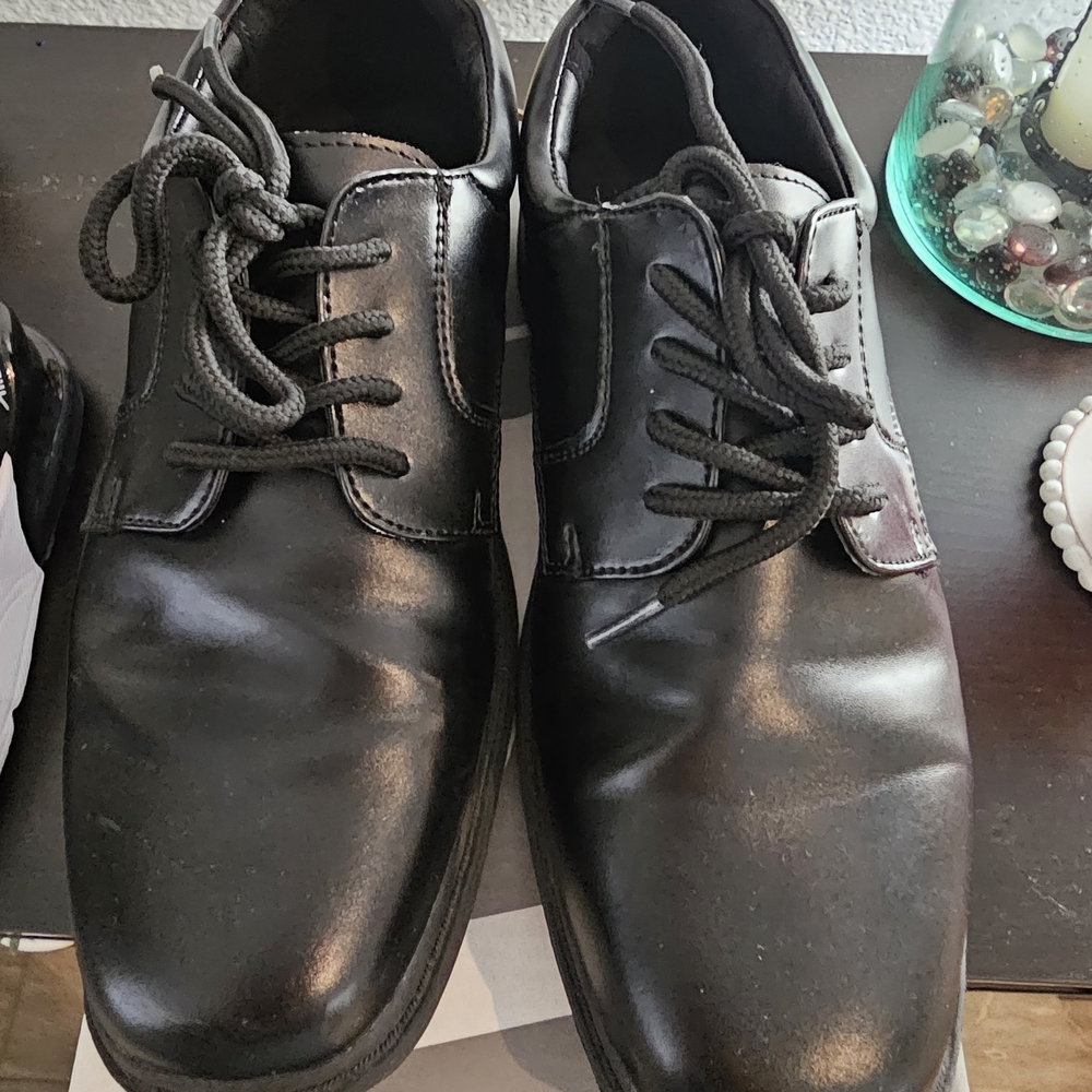 Classic Stacy Adams boys dress Shoes